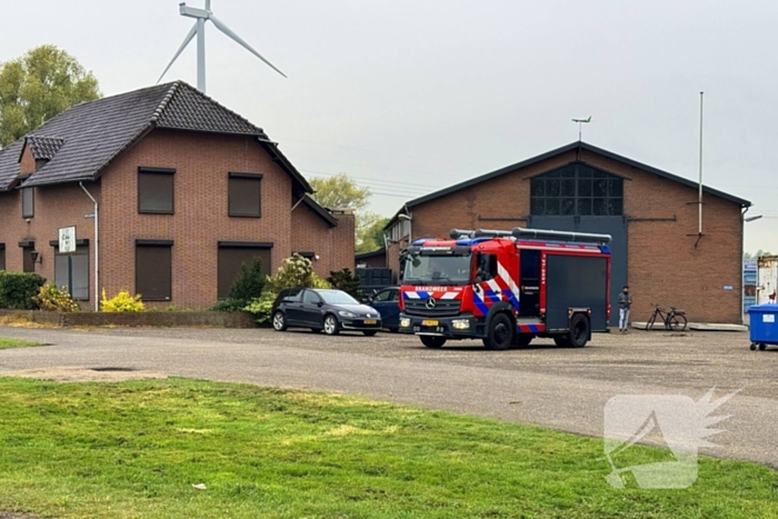 Meerdere brandweer eenheden ingezet voor brand in loods