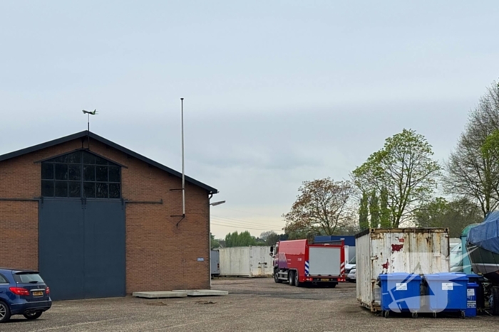 Meerdere brandweer eenheden ingezet voor brand in loods