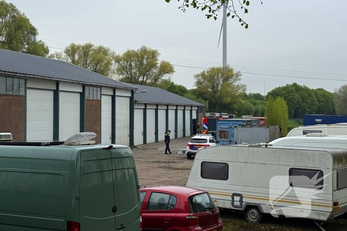Meerdere brandweer eenheden ingezet voor brand in loods