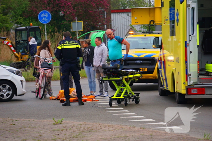 Fietser en automobilist met elkaar in botsing