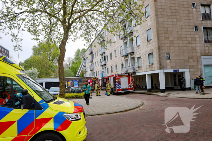 Woning zwart geblakerd na felle brand