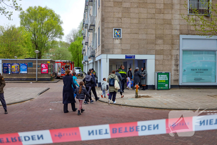 Woning zwart geblakerd na felle brand