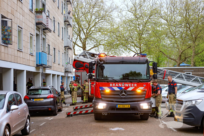 Woning zwart geblakerd na felle brand