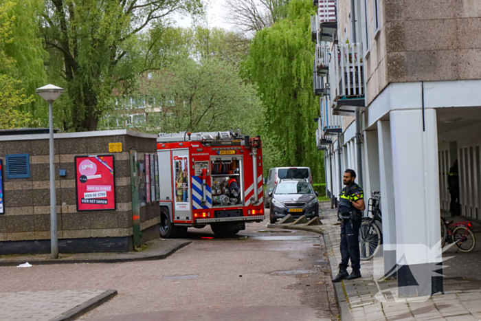 Woning zwart geblakerd na felle brand