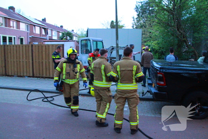 Brand in coniferen haag snel onder controle door snelle inzet