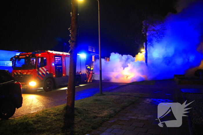 Meerdere explosies tijdens autobrand
