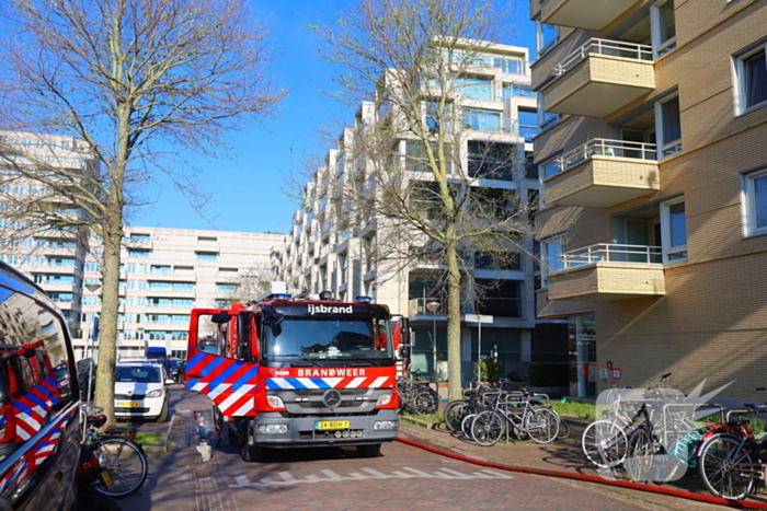 Brandweer zet zich in voor woningbrand