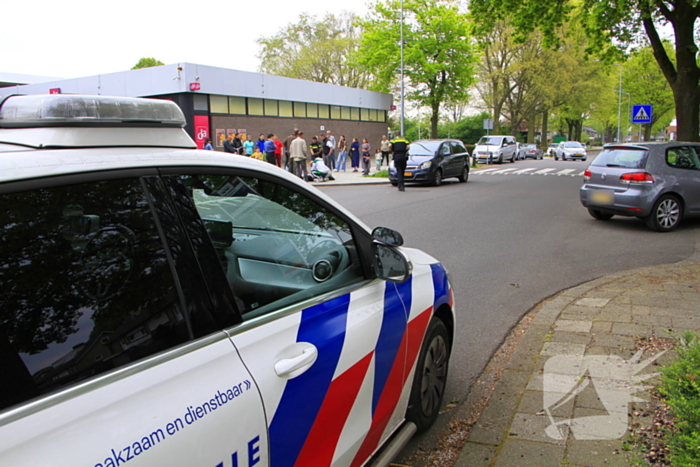 Kind op fiets aangereden door auto