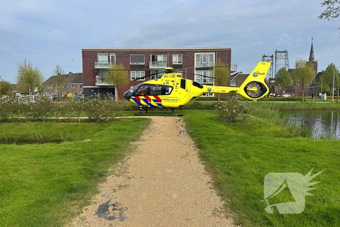 Motorrijder en bijrijder zwaargewond bij aanrijding