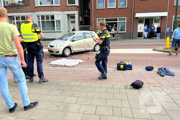 Motorrijder en bijrijder zwaargewond bij aanrijding