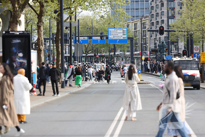 Duizenden Pro-Palestijn demonstranten komen aan bij stadhuis