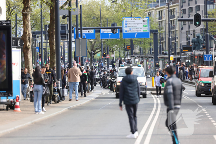 Duizenden Pro-Palestijn demonstranten komen aan bij stadhuis