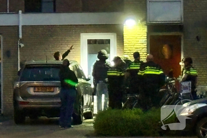 Arrestatieteam doet inval in woning