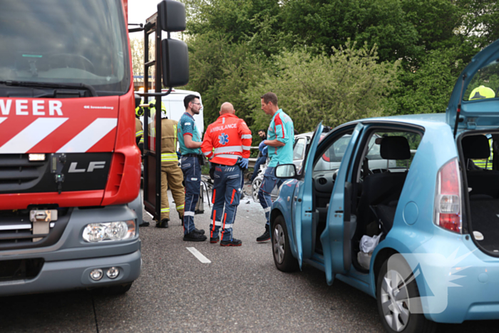 Drie voertuigen betrokken bij aanrijding