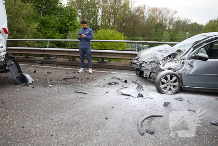 Drie voertuigen betrokken bij aanrijding