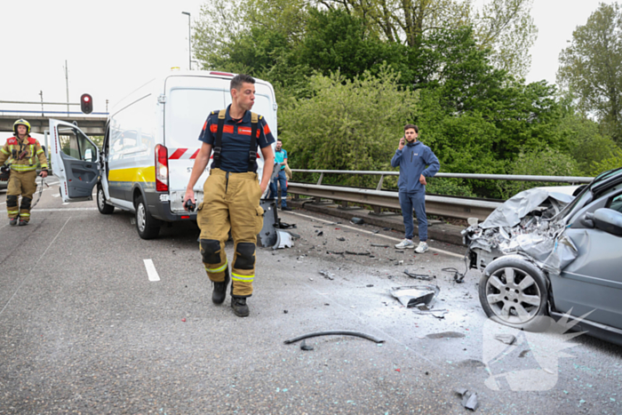 Drie voertuigen betrokken bij aanrijding