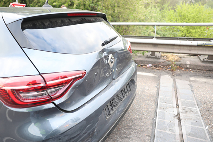 Drie voertuigen betrokken bij aanrijding