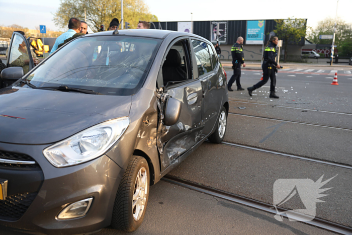 Motorrijder gewond bij botsing met auto