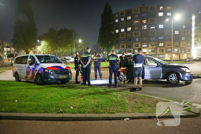 Dronken automobilist aangehouden na botsing tegen lantaarnpaal