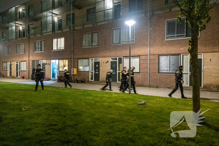 Politie valt woning binnen na melding vuurwapen