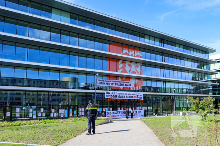 Demonstratie bij ING kantoorgebouw