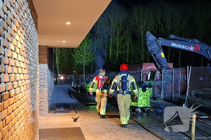 Brandweer druk met meerdere afval branden
