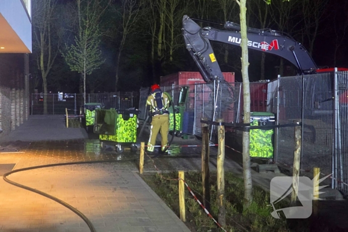 Brandweer druk met meerdere afval branden