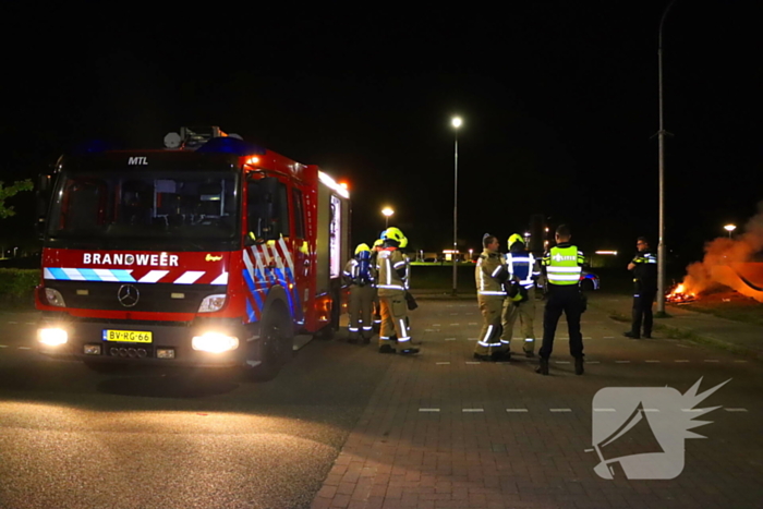 Brandweer blust brandende fiets