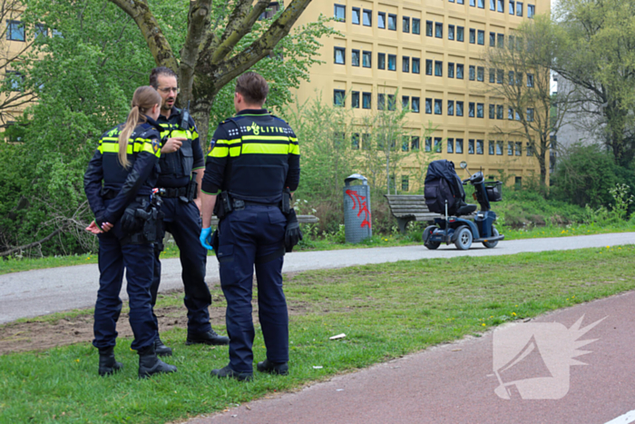 Persoon in scootmobiel gewond bij ongeval, veroorzaker rijdt door