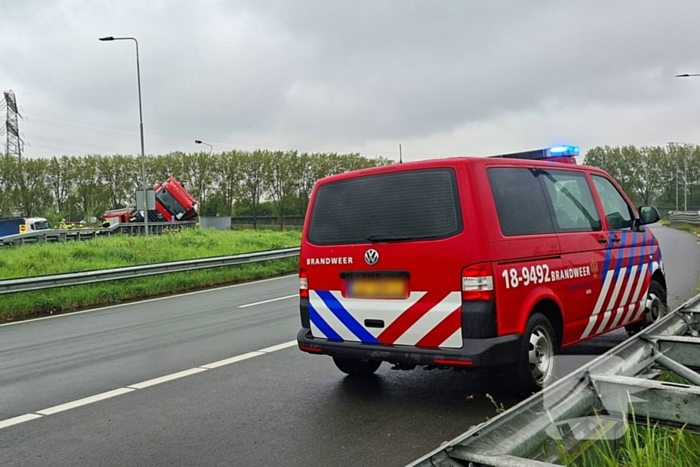 Verkeersoverlast door gekantelde vrachtwagen