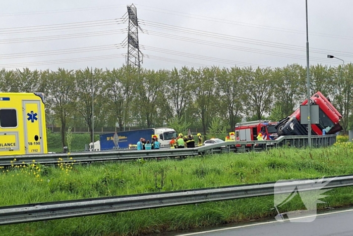 Verkeersoverlast door gekantelde vrachtwagen