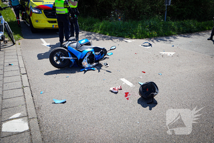 Scooterrijder gewond bij aanrijding met automobilist