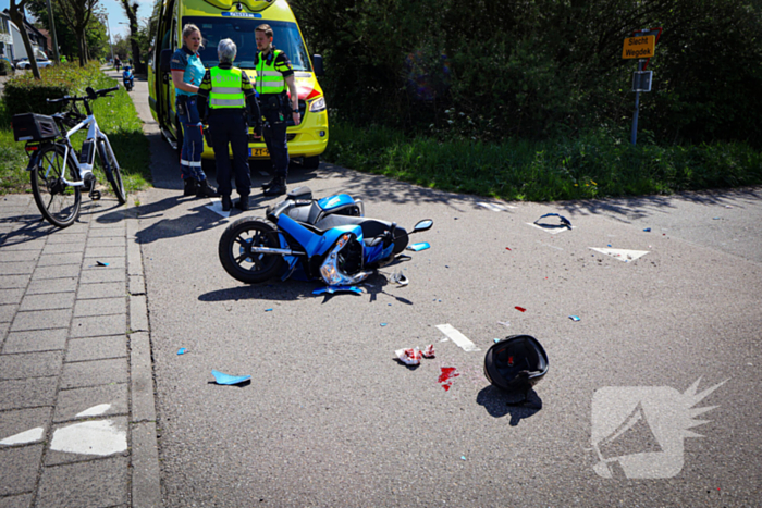 Scooterrijder gewond bij aanrijding met automobilist