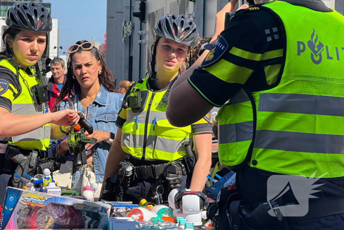 Meerdere (nep)wapens in beslag genomen tijdens Koningsdag