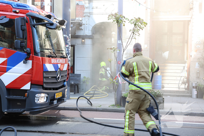 Veel rookontwikkeling bij grote brand in winkelpand