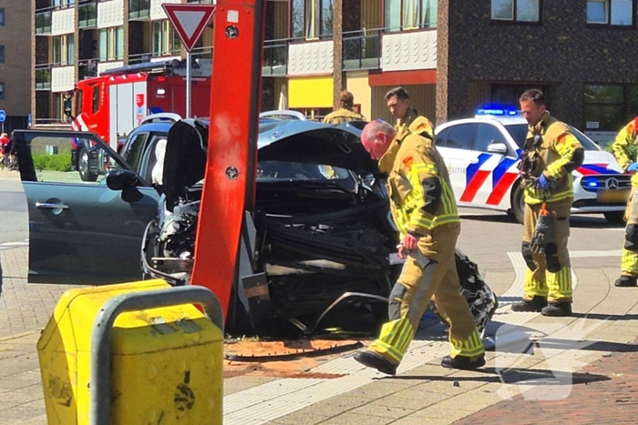 Bestuurder mogelijk onwel bij ongeluk