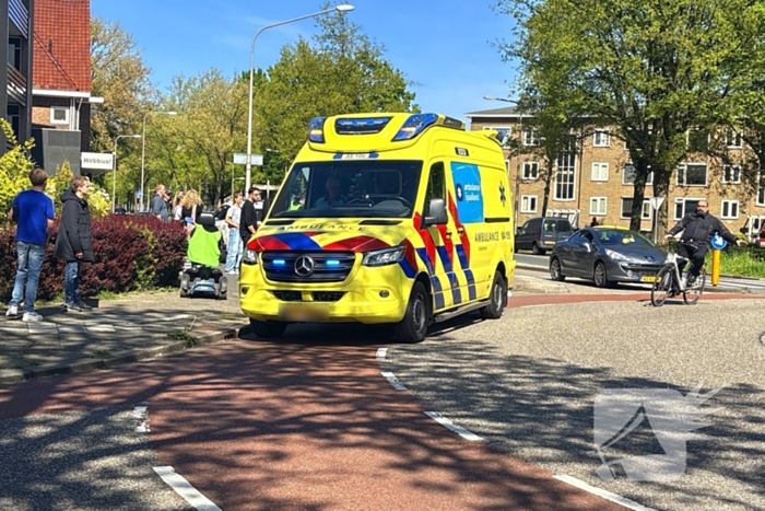 Scootmobieler in botsing met auto