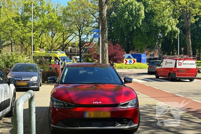 Scootmobieler in botsing met auto