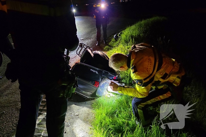 Scooter botst frontaal op auto