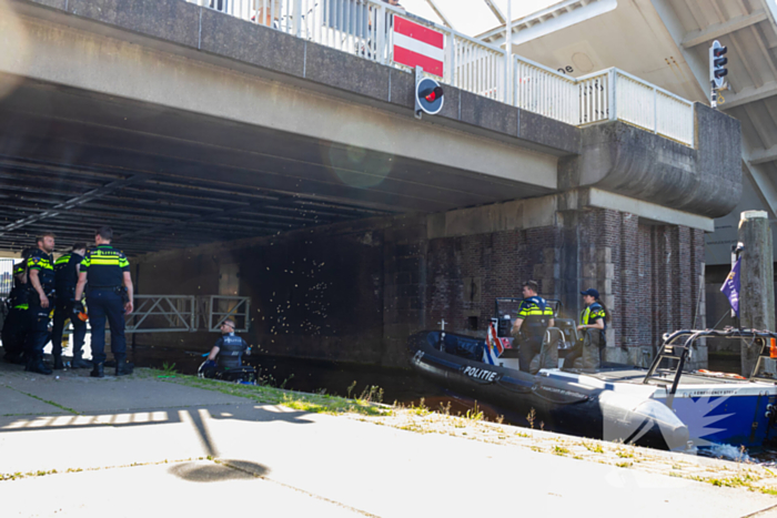Hulpdiensten ingezet na melding persoon te water