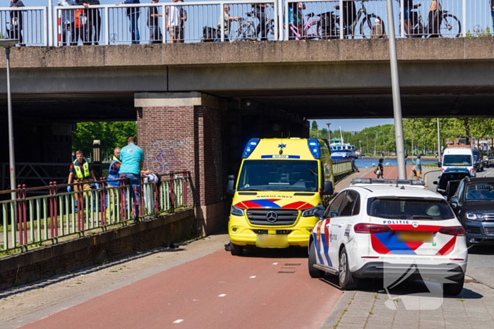 Hulpdiensten ingezet na melding persoon te water
