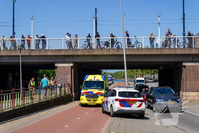 Hulpdiensten ingezet na melding persoon te water