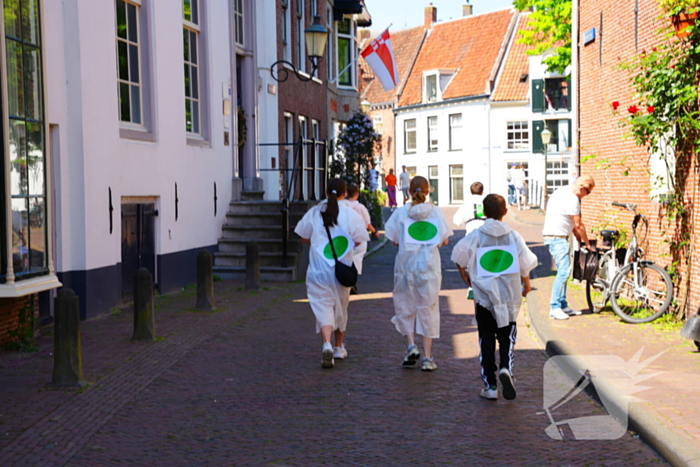 Tientallen jongeren op de vlucht voor politie