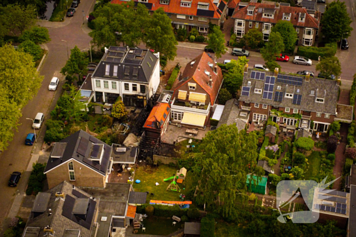 Schade bij daglicht goed te zien na grote nachtelijke brand