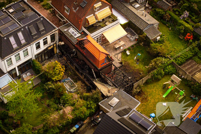 Schade bij daglicht goed te zien na grote nachtelijke brand