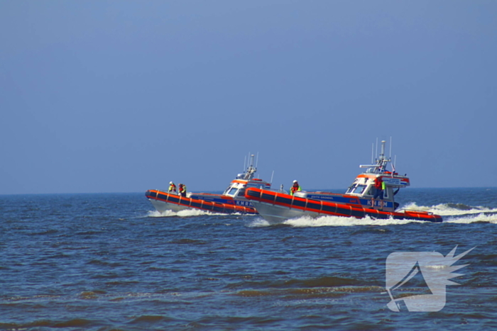 Zoekactie naar vermiste persoon op strand