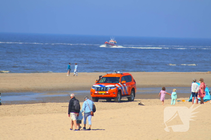 Zoekactie naar vermiste persoon op strand