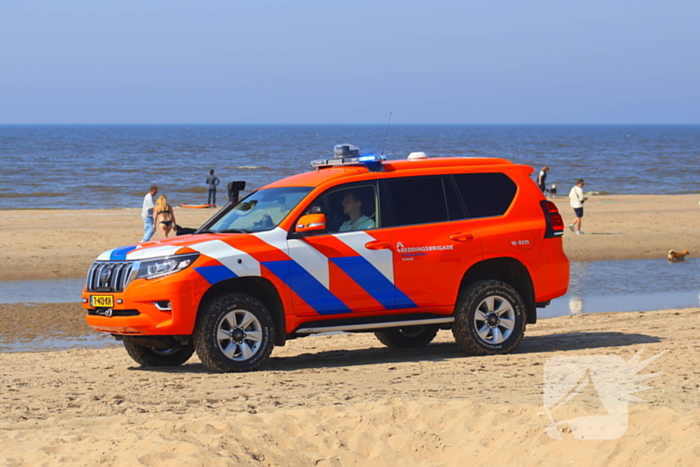Zoekactie naar vermiste persoon op strand