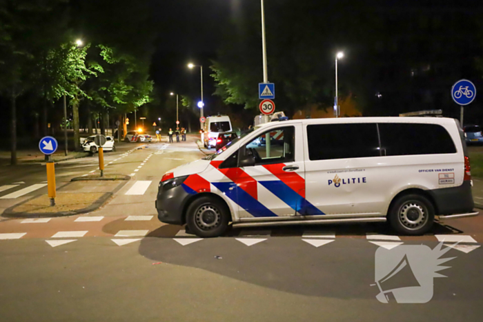 Auto vliegt in brand na aanrijding tijdens politieachtervolging