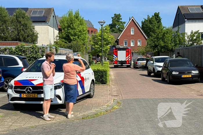 Brandweer bestrijdt brand in zonnepanelen